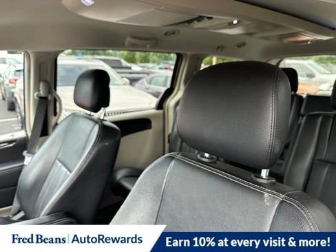 Used 2013 Chrysler Town & Country Touring FWD image 7