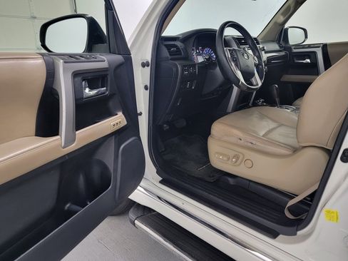 Used 2014 Toyota 4Runner Limited image 13