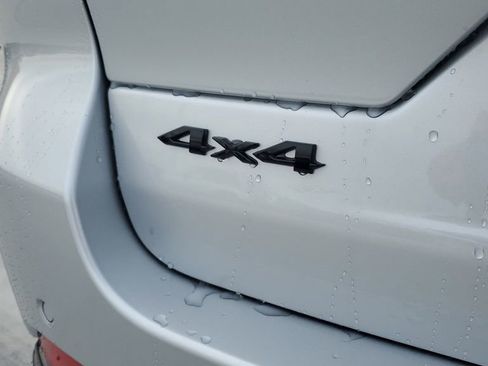 New 2025 Jeep Grand Cherokee Limited image 9