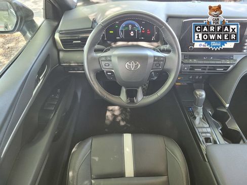 Used 2025 Toyota Camry SE FWD image 11