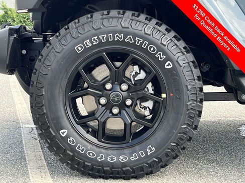 New 2025 Jeep Gladiator Sport image 31