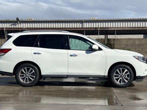 Used 2015 Nissan Pathfinder S image 9