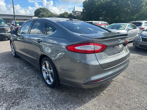 Used 2013 Ford Fusion SE FWD image 4
