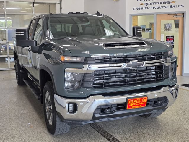 Used 2025 Chevrolet Silverado 3500 LT w/ All Star Edition AWD/4WD image 3