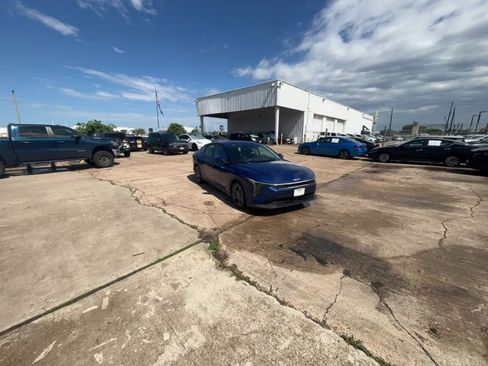 Used 2025 Kia K4 FWD image 16