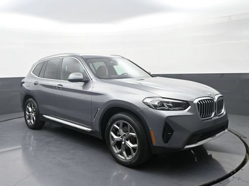 Used 2024 BMW X3 xDrive30i AWD/4WD image 3