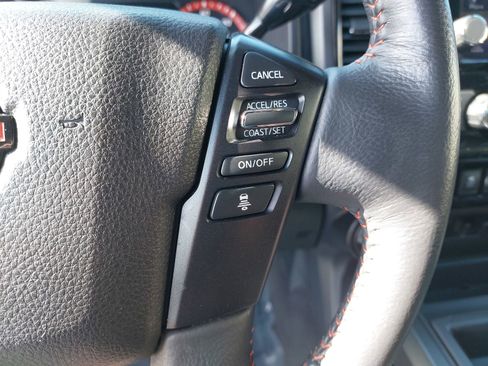 Used 2024 Nissan Titan PRO-4X image 18