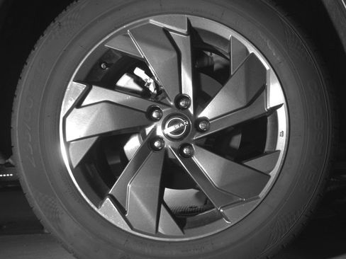 Used 2025 Nissan Rogue SV image 15