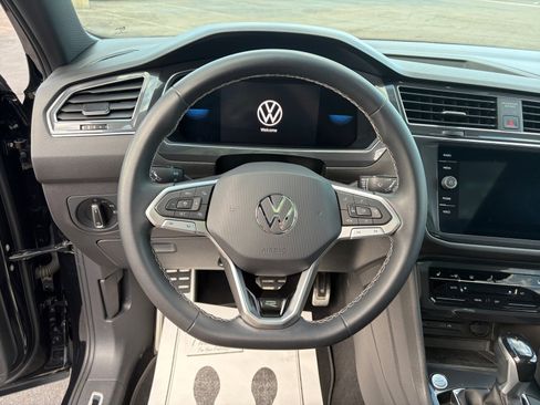 Certified 2023 Volkswagen Tiguan SE R-Line AWD/4WD image 9