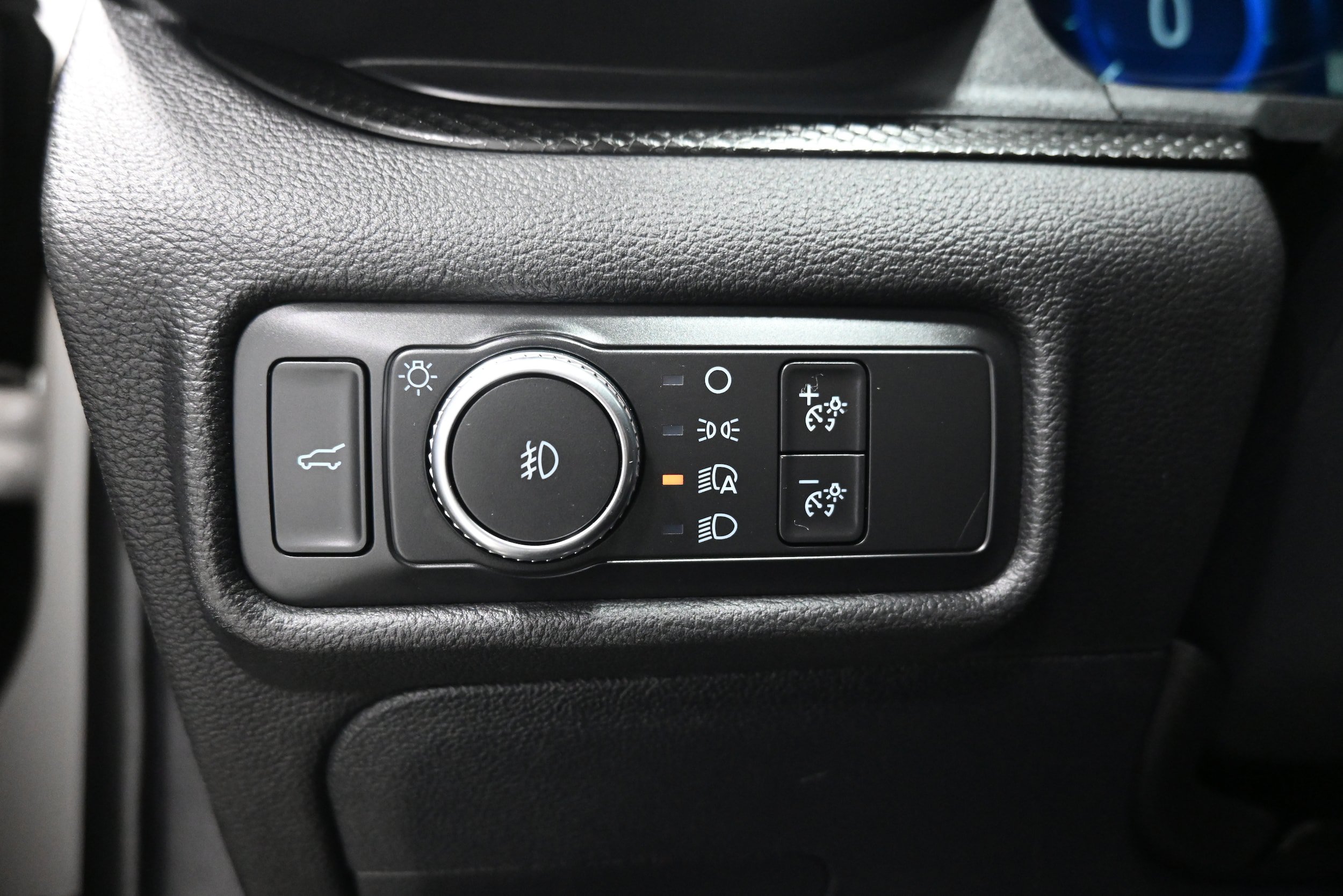 Used 2020 Ford Explorer ST w/ Premium Technology Package AWD/4WD image 9