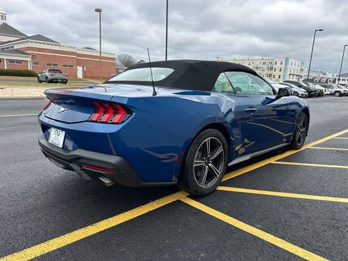 Used 2024 Ford Mustang Convertible image 7