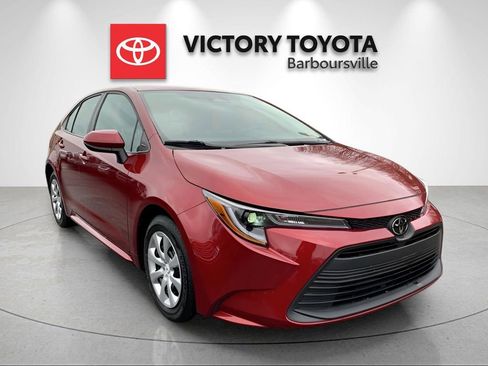 Used 2025 Toyota Corolla LE image 2