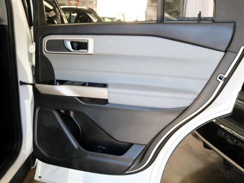 Used 2022 Ford Explorer XLT w/ Equipment Group 202A image 46