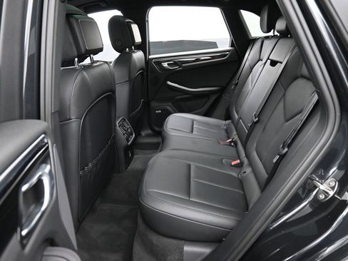 Certified 2022 Porsche Macan image 25