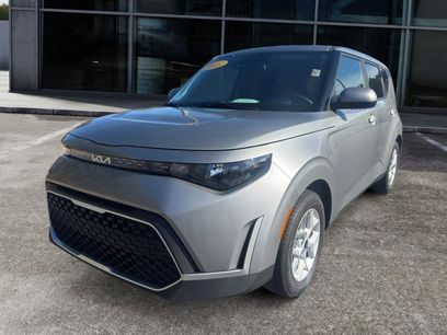 Used 2025 Kia Soul LX w/ LX Technology Package
