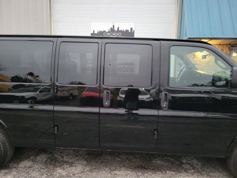 Used 2017 Chevrolet Express 3500 LT w/ LT Preferred Equipment Group image 27