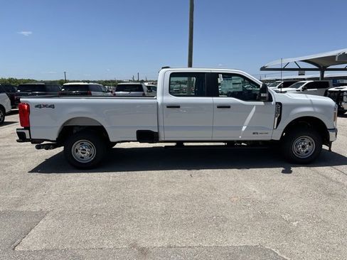 New 2025 Ford F250 XL w/ XL Chrome Package image 9