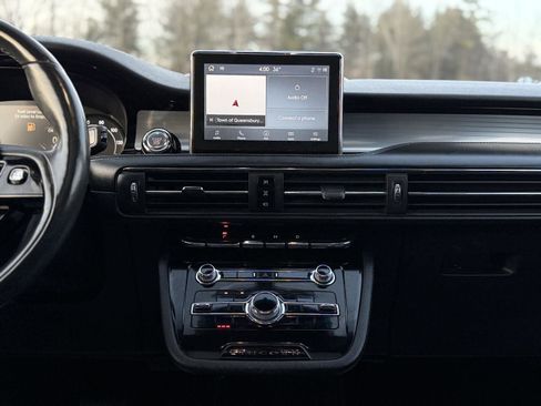 Used 2021 Lincoln Corsair AWD w/ Premium Package image 18