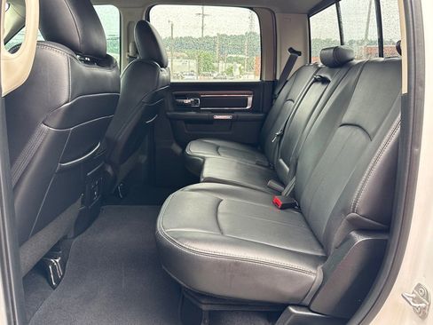 Used 2018 RAM 1500 Laramie w/ Convenience Group image 8
