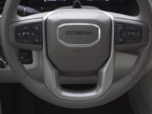 Used 2024 GMC Yukon XL Denali w/ Advanced Technology Package image 28