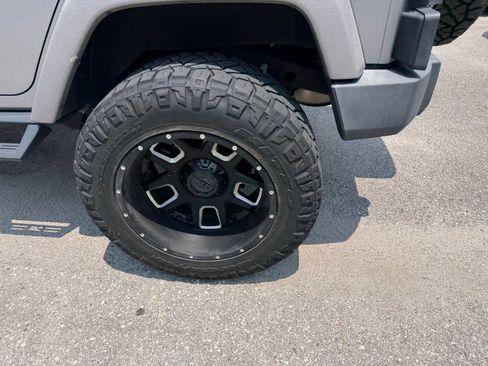 Used 2018 Jeep Wrangler Unlimited Sport S AWD/4WD image 8