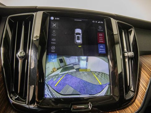 Used 2023 Volvo XC60 B5 Plus w/ Protection Package Premier FWD image 23