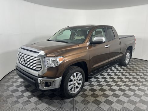 Used 2014 Toyota Tundra Limited w/ Limited Premium Package RWD image 9