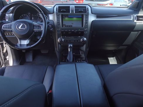 Used 2021 Lexus GX 460 Premium w/ Premium Package AWD/4WD image 10