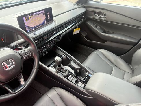 Used 2024 Honda Accord EX-L image 16