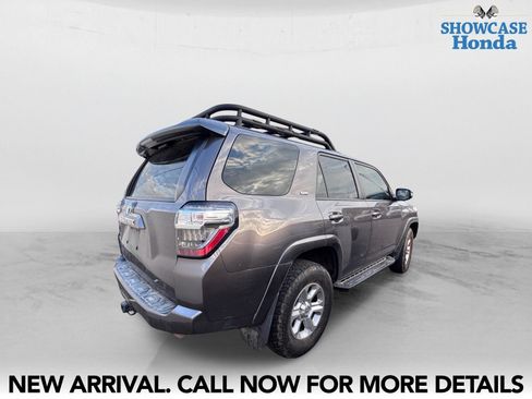 Used 2021 Toyota 4Runner SR5 Premium w/ Moonroof Package AWD/4WD image 5