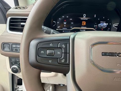 Used 2023 GMC Yukon Denali AWD/4WD image 29