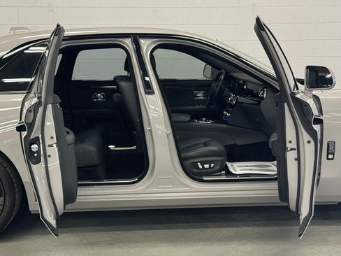 Used 2022 Rolls-Royce Ghost image 23