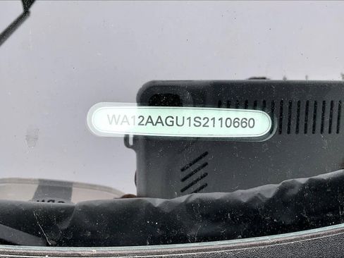 New 2025 Audi Q5 Premium Plus image 17