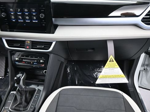 New 2026 Volkswagen Taos SE image 41
