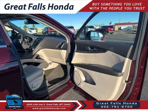 Used 2017 Lincoln MKX Reserve w/ Driver Assistance Package image 28