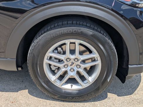 New 2026 Ford Explorer Active RWD image 12