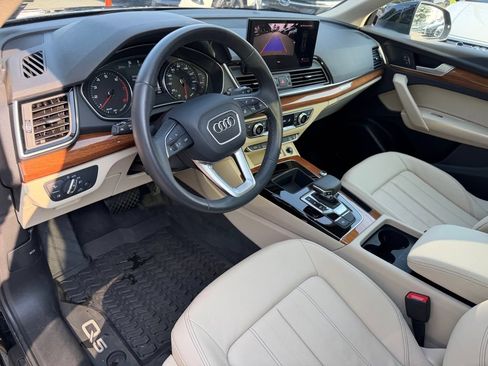 Used 2023 Audi Q5 2.0T Premium w/ Convenience Package AWD/4WD image 16