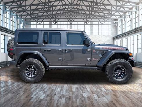 Used 2025 Jeep Wrangler Unlimited Rubicon AWD/4WD image 3