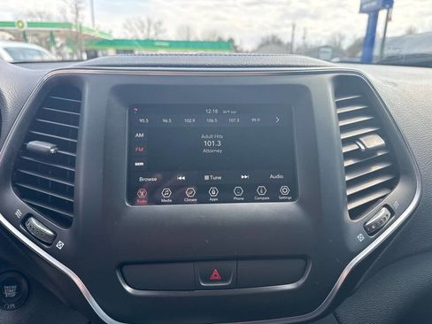 Used 2019 Jeep Cherokee Latitude Plus image 21