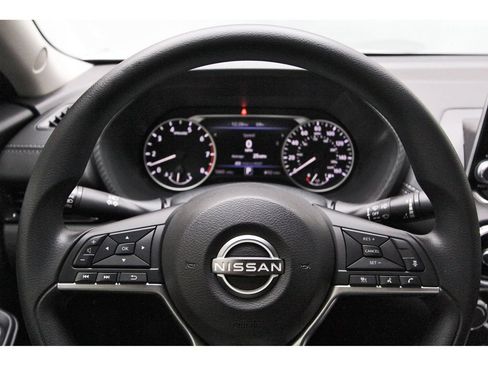 Used 2025 Nissan Sentra SV FWD image 13
