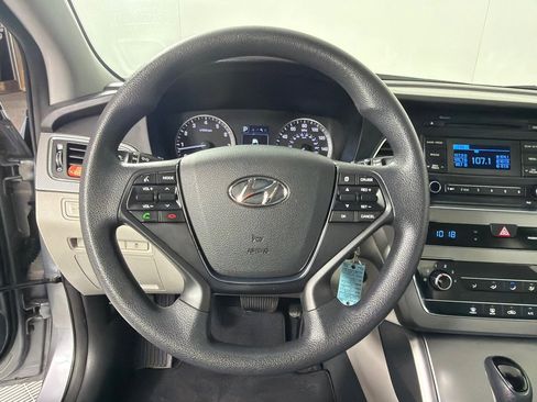 Used 2015 Hyundai Sonata SE FWD image 15