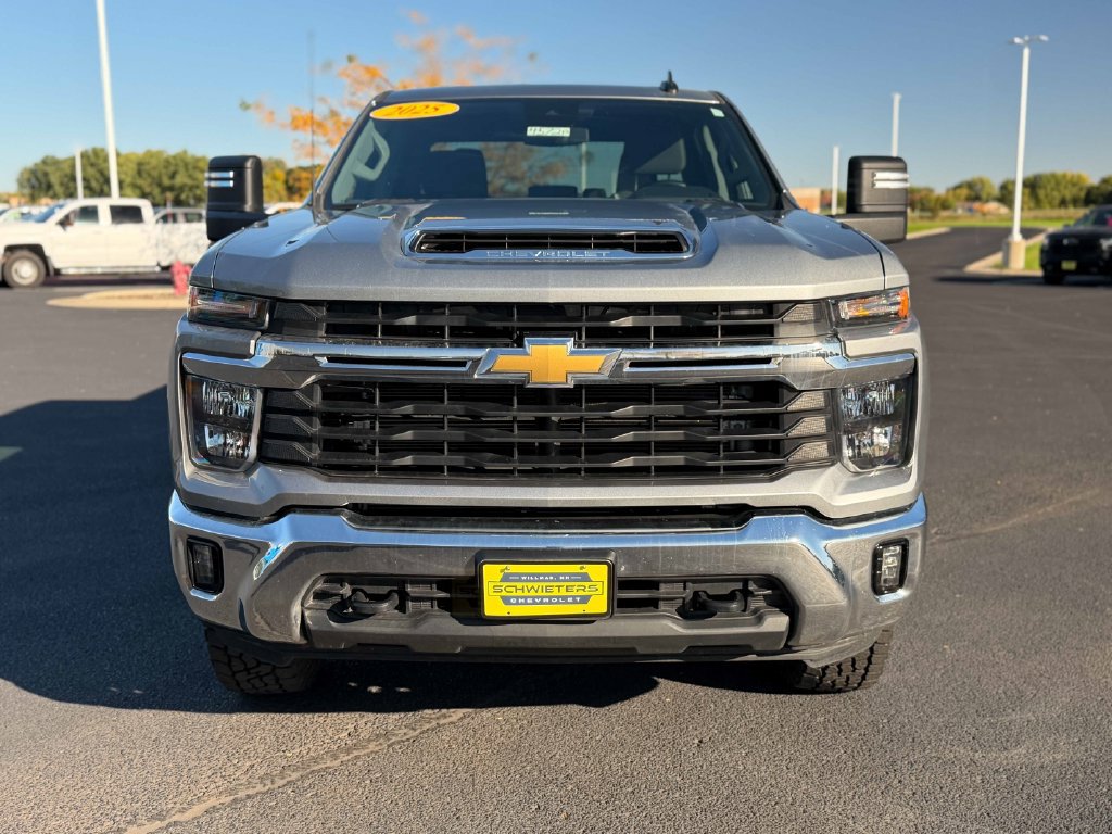 Used 2025 Chevrolet Silverado 2500 LT w/ Convenience Package AWD/4WD image 2