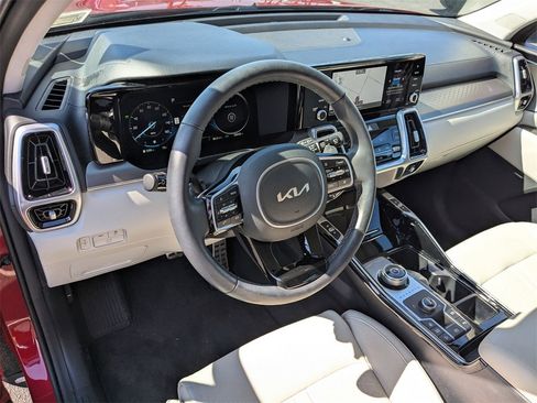 Used 2023 Kia Sorento SX Prestige w/ Panoramic Sunroof Package image 10