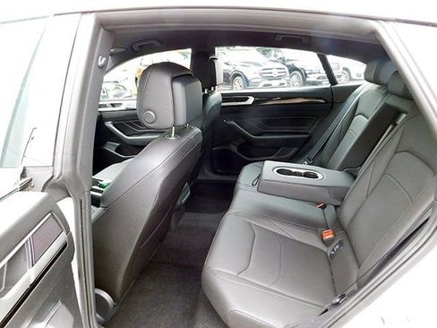 Used 2023 Volkswagen Arteon SE image 11