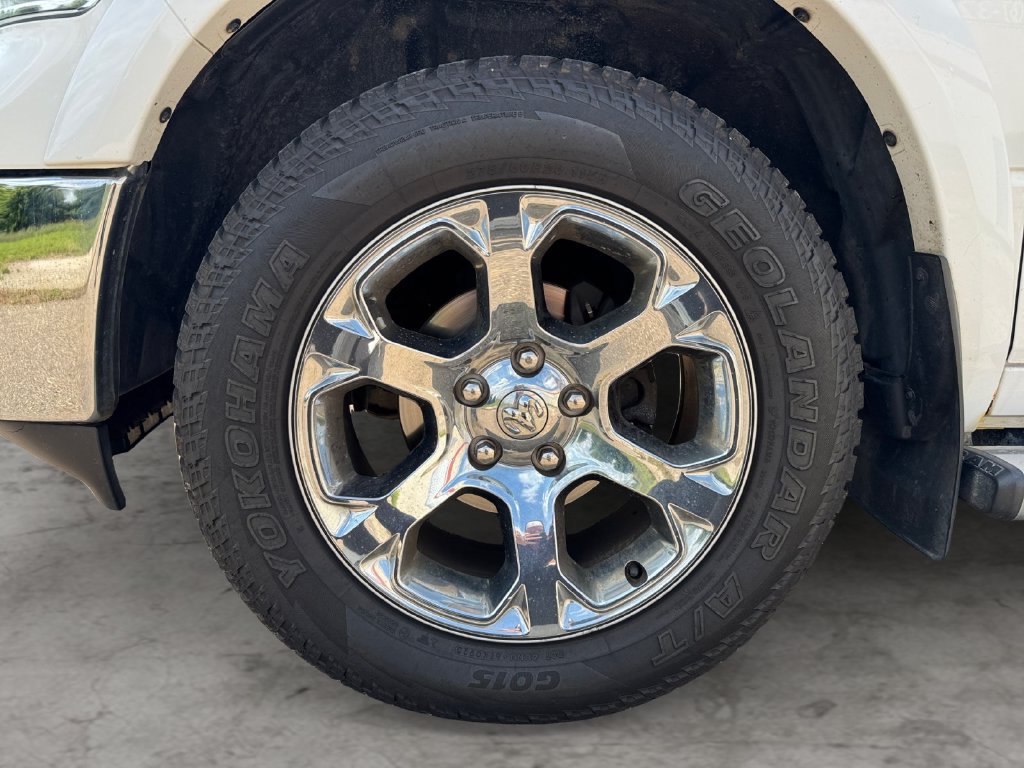 Used 2017 RAM 1500 Laramie w/ Convenience Group AWD/4WD image 9