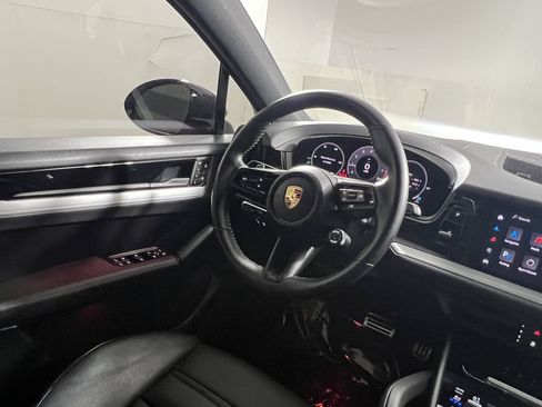 Certified 2024 Porsche Cayenne S AWD/4WD image 12
