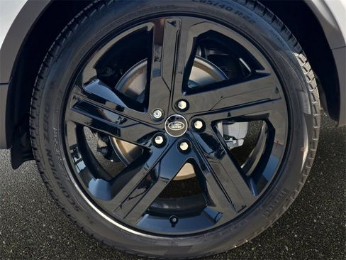 New 2025 Land Rover Discovery S image 36