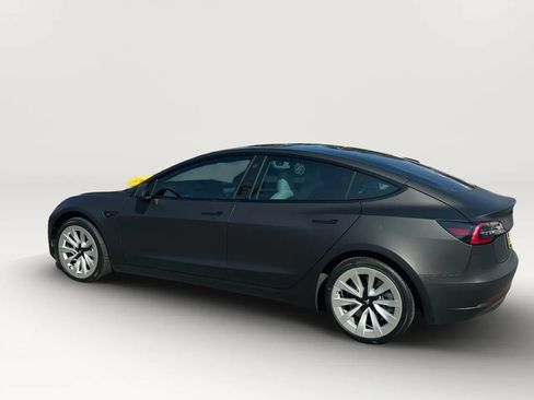 Used 2022 Tesla Model 3 Standard Range image 6