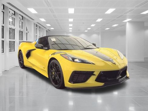 Used 2023 Chevrolet Corvette Stingray Premium Conv w/ Z51 Performance Package RWD image 3