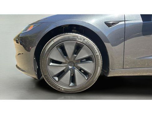 Used 2025 Tesla Model 3 Long Range RWD image 39